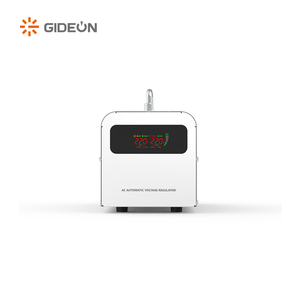 Estabilizador de voltaje de enchufo universal GD-AVR30-G Universal con protección contra el voltaje y la protección por debajo del voltaje