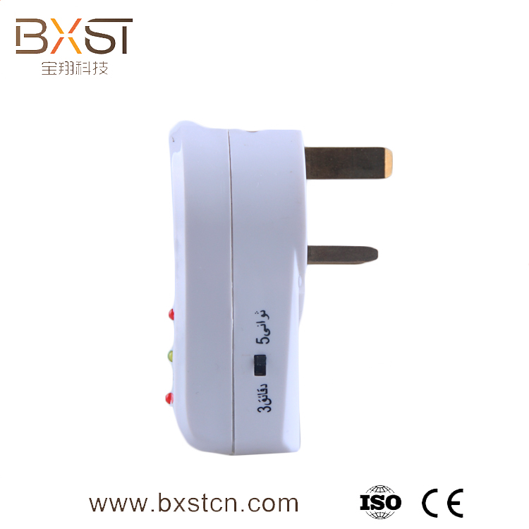 Protector de voltaje BXST con socket universal para computadoras v005